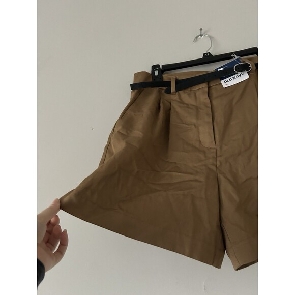 Old Navy Taylor High Waisted Pleated Shorts Size Medium New And Black Thin Belt - Picture 3 of 7